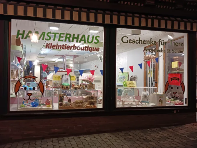 Hamsterhaus feiert einjähriges Jubiläum Bild: Hamsterhaus feiert einjähriges Jubiläum