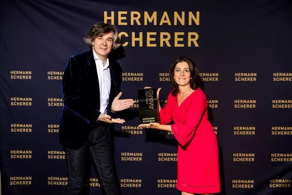 Mamis Flasche - Suchtexpertin holt Speaker Slam Award beim 7. internationalen Weltrekord Bild: Mamis Flasche - Suchtexpertin holt Speaker Slam Award beim 7. internationalen Weltrekord