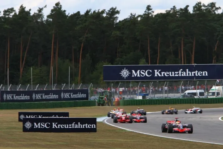 Bild: MSC KREUZFAHRTEN MIT VOLLER GESCHWINDIGKEIT AM HOCKENHEIM-RING