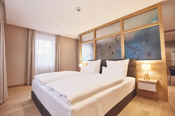 Bild: Fries Architekten: Saniertes Seehotel Maria Laach erhält Auszeichnung Trouvaille der Saison 2022/2023 