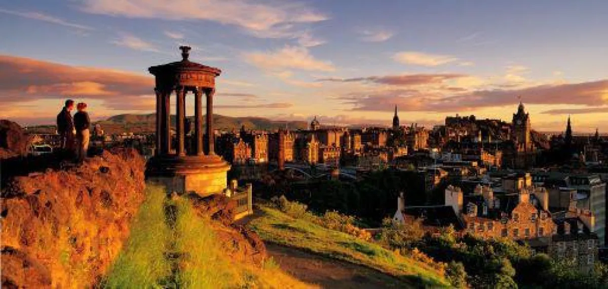 View from Calton Hill, Edinburgh_Copyright P. Tomkins, VisitScotland