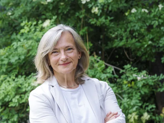 Bild: Dr. Helga Andree wird neues administratives Vorstandsmitglied und Kaufmännische Direktorin am INP
