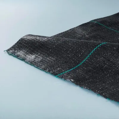 Bild: GARDENCOVER Abdeckgewebe schützt durch Lichtentzug trickreich gegen Unkrautwuchs