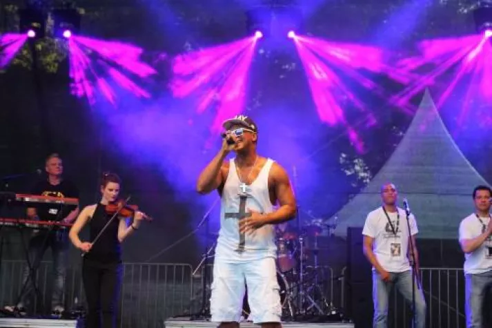 Bild: Konzert mit 2schneidig und Band in Stuttgart