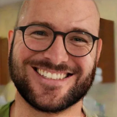 Bild: Der Hausarzt im Handy: Dr. David Moradi setzt in der Telemedizin auf Zuwendung und Empathie