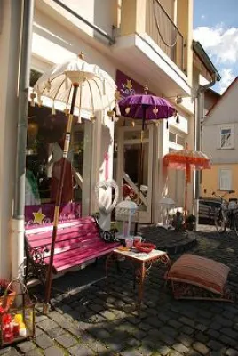 Damenmode abseits des Mainstreams Bild: Damenmode abseits des Mainstreams