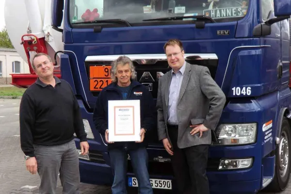 30 Jahre als Fahrer bei GREIWING: Betriebsrat Johann Rohr geehrt Bild: 30 Jahre als Fahrer bei GREIWING: Betriebsrat Johann Rohr geehrt