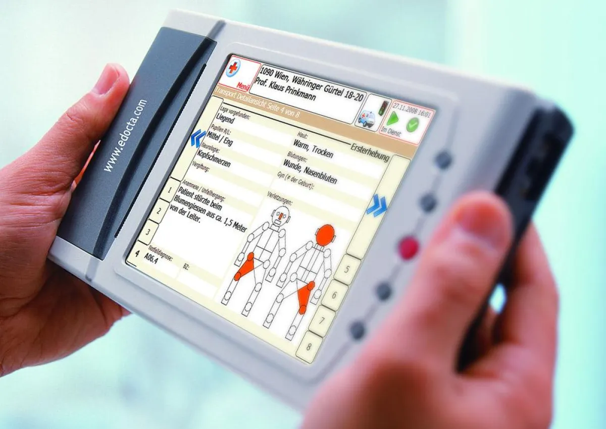 Rettungswesen 2.0: Innovatives Datenfunkterminal EDOCTA spart lebensrettende Minuten