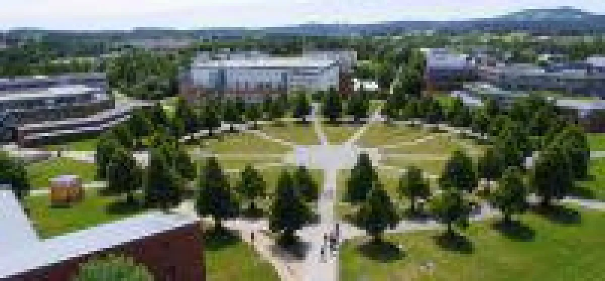 Blick auf den Campus der Universität Bayreuth. Copyright: Lili Nahapetian; mit Autorangabe zur Veröffentlichung frei