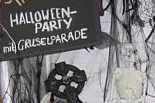 Bild: Gruselparade im Freizeitpark