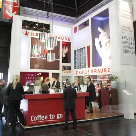 Bild: Premiere mit „Coffee to go“