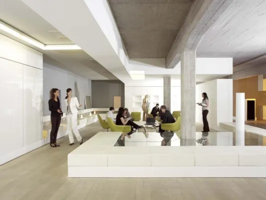 Wir lassen Ideen wirken - REHAU auf der ZOW 2010 Bild: Wir lassen Ideen wirken - REHAU auf der ZOW 2010