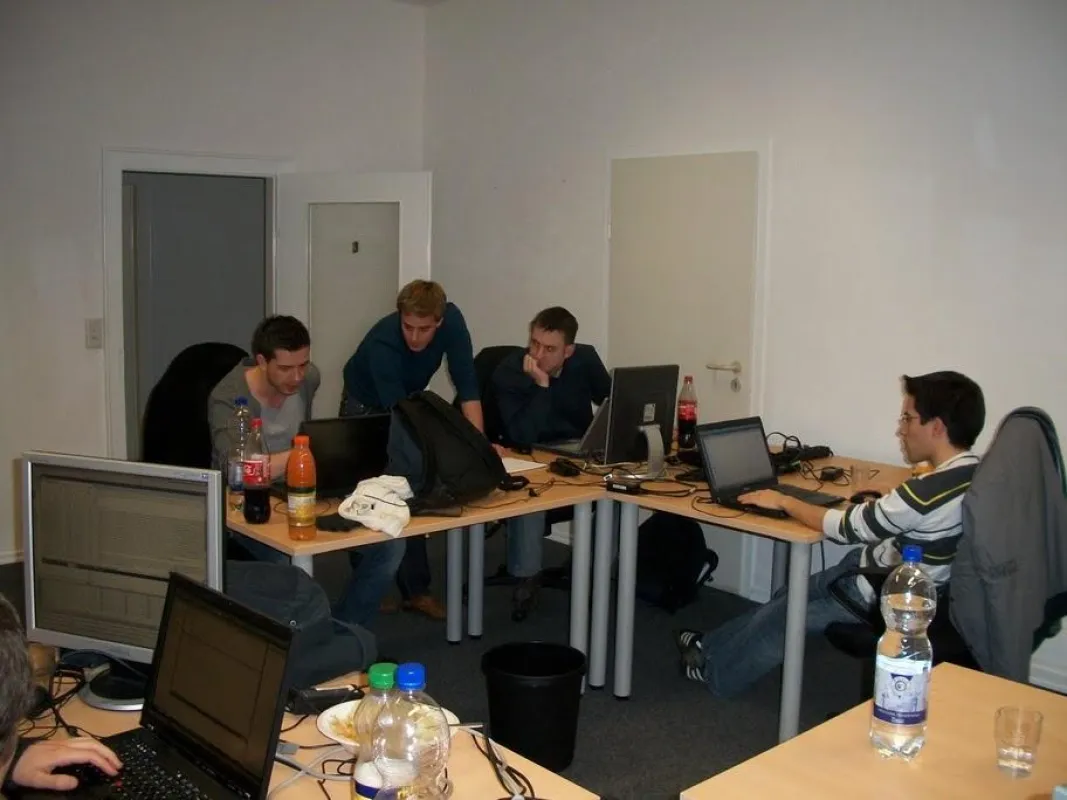 Gründer und Studenten arbeiten beim 2daystartup 2010 zusammen.