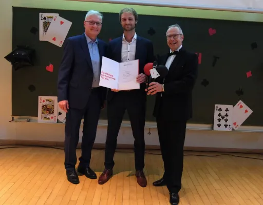 Bild: B. Eng. Max Hentschel erhielt an der TH Nürnberg den IfKom-Preis 2025