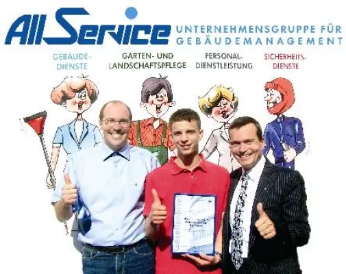 Bild: Oliver Summer von All Service Gebäudedienste GmbH ist Landessieger bei der Hessischen Gesellenprüfung 2009