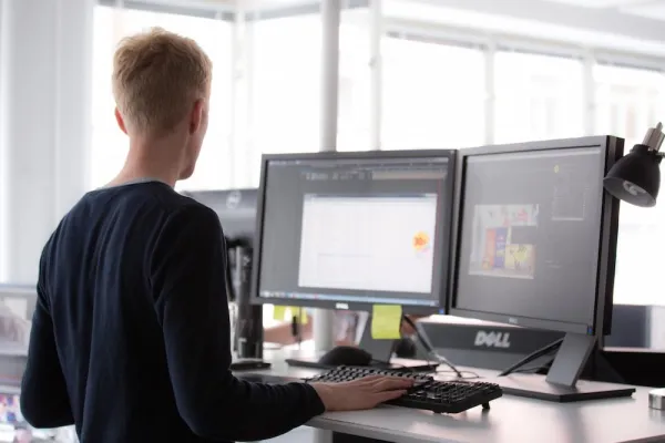 Bild: Dell-Workstations spielen Hauptrolle in 'Kung Fury' und 'Crossbones'