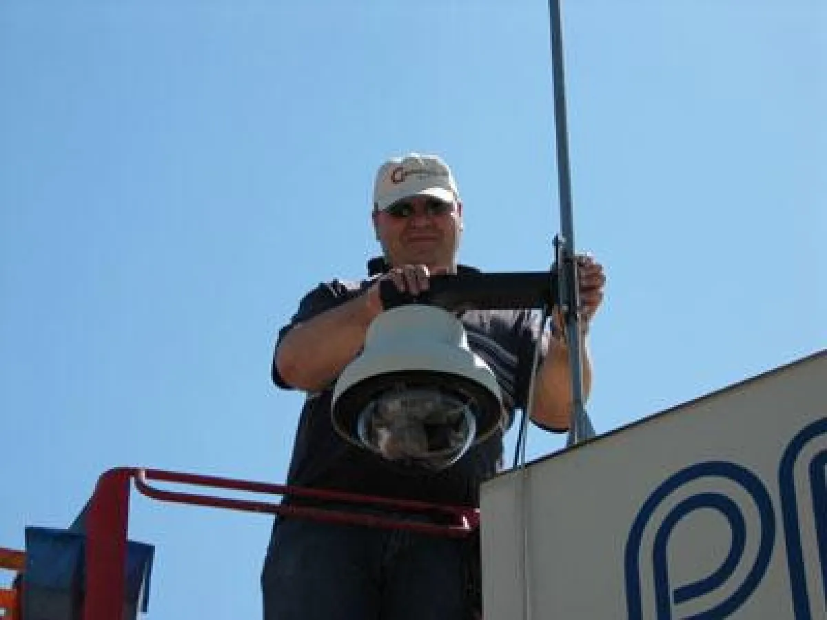 Die computergesteuerte Netzwerkkamera von Axis - gibt es auch bei Alixon oHG in Kitzingen