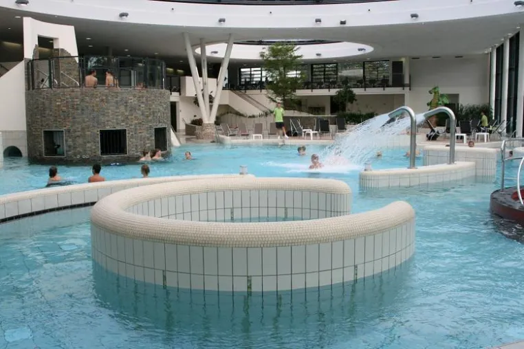 Ferienbadespaß in der GraftTherme Bild: Ferienbadespaß in der GraftTherme