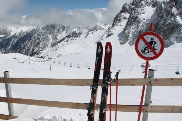 Bild: Als einziger Reiseveranstalter: Bavaria Fernreisen mit Ski-Urlauben in Kasachstan inklusive Flug