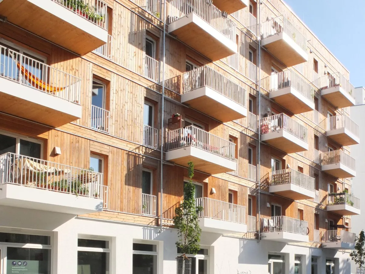 Bauen mit Holz: Lynarstraße, Berlin / Foto: Urte Schmidt