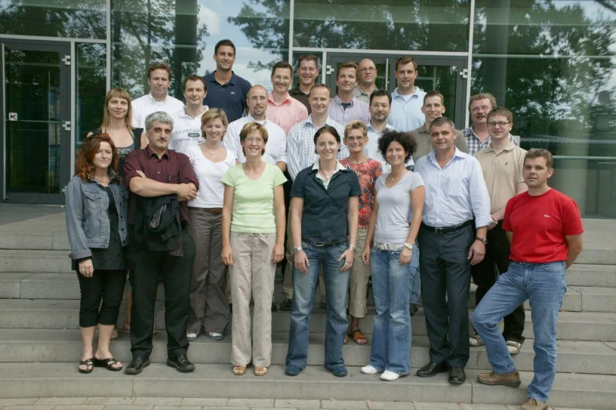 Sie haben es geschafft: Absolventen des Masterstudiengangs Facility Management 2006