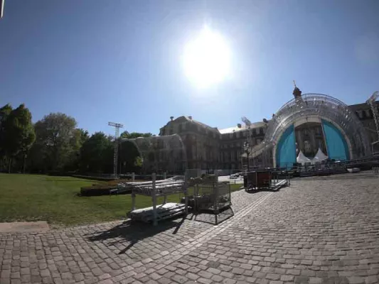 Bild: CreationPark baut Rundbogenbühne, Chorbühne, FOH und PA-Tower auf Katholikentag in Münster