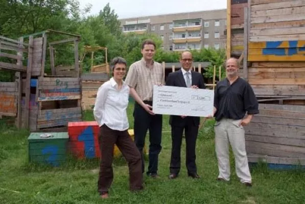 1.000 Euro gegen Kinderhunger Bild: 1.000 Euro gegen Kinderhunger