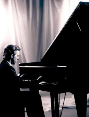 Bild: Pianistenhoffnung Ingolf Wunder musiziert erstmals mit dem Philharmonischen Streichquintett Berlin