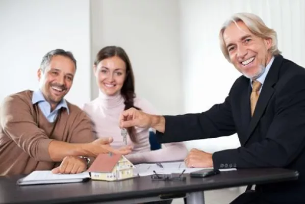 Bild: Ablauf einer Beurkundung (Kaufvertrag einer Immobilie)