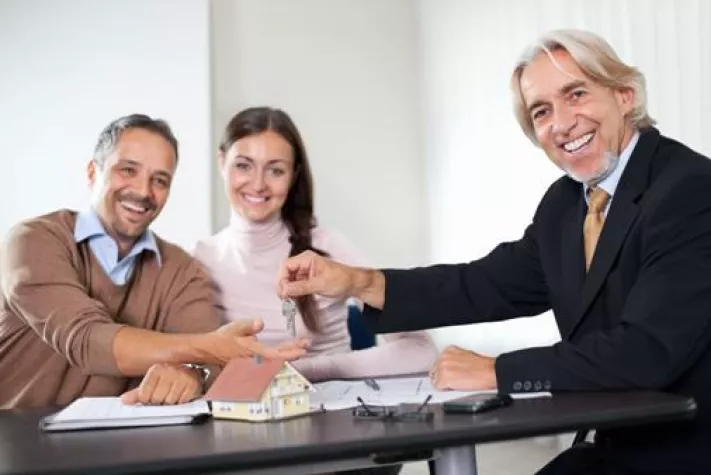 Bild: Ablauf einer Beurkundung (Kaufvertrag einer Immobilie)