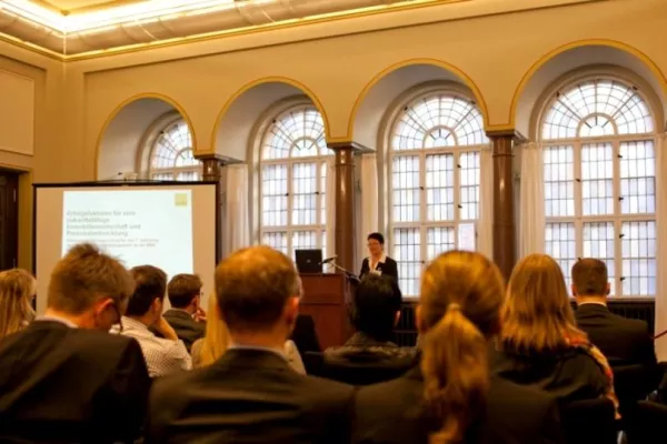 Bild: Eintrittkskarte für Karrieren in der Immobilienwirtschaft