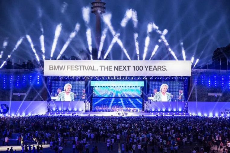 Bild: Zum 100-jährigen Bestehen feiert BMW ein eindrucksvolles Festival unter Federführung der Agentur Zerotwonine