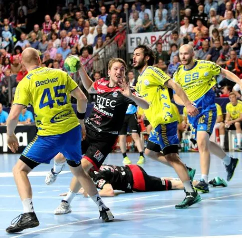 Bild: Handball: HC Erlangen schlägt den VfL Gummersbach mit 30:22