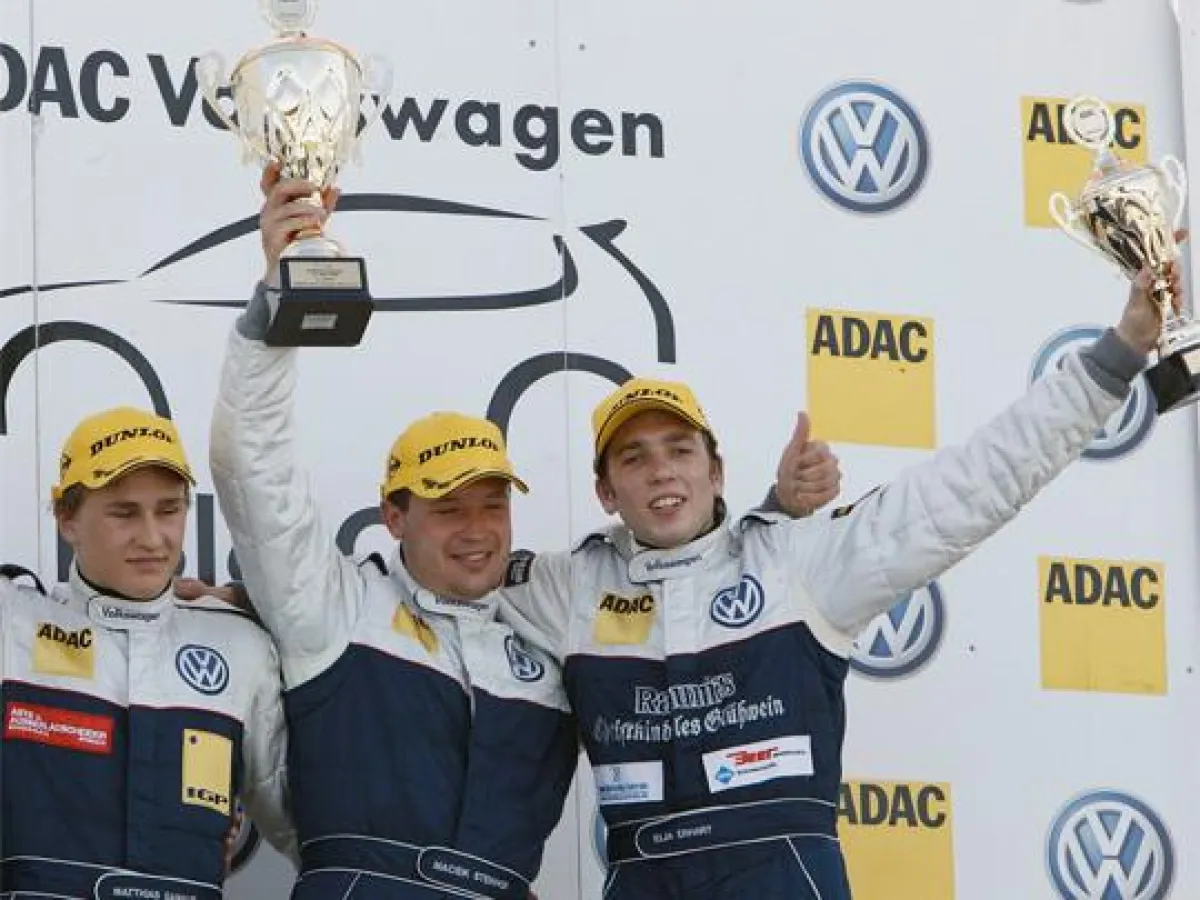 Toller Einstand: Elia Erhart (rechts) freut sich über den gelungenen Start in die neue Saison.