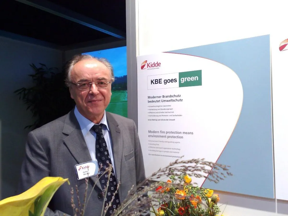 Prokurist Detlev Mengis am Stand von KBE auf der Security Messe 2008 in Essen