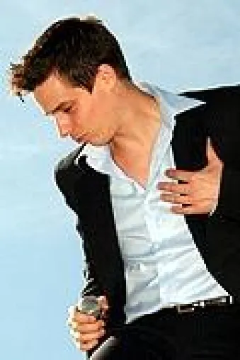 Bild: DANILO GALKE swingt im Showkabarett