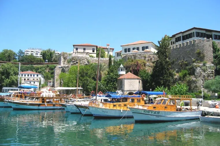 Ausländer dürfen in der Türkei wieder Immobilien und Grundbesitz erwerben Bild: Ausländer dürfen in der Türkei wieder Immobilien und Grundbesitz erwerben