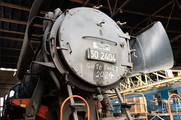 Bild: Historische Dampflokomotiven und Waggons für Liebhaber zum Verkauf