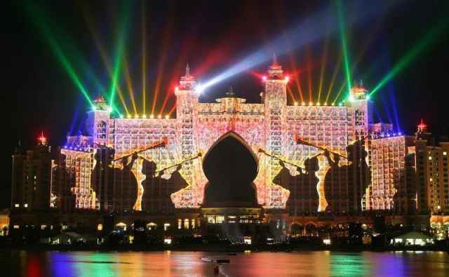 Wer zuerst bucht, malt zuerst - Dubai zum Fest Bild: Wer zuerst bucht, malt zuerst - Dubai zum Fest