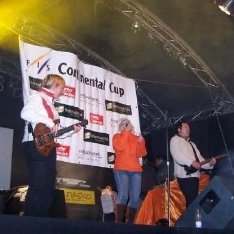 90 Grad - open air bei der Ski Party zum Continental Cup Skispringen