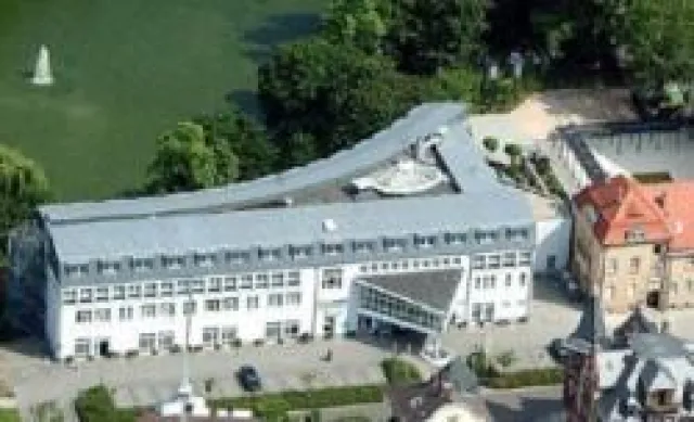 Parkhotel Landau – Frischekur für Logo, Slogan, Tagungsräume und neuer Drive im Restaurant Bild: Parkhotel Landau – Frischekur für Logo, Slogan, Tagungsräume und neuer Drive im Restaurant