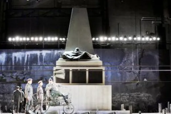 David McVicars Wozzeck in Genf mit Jennifer Larmore Bild: David McVicars Wozzeck in Genf mit Jennifer Larmore