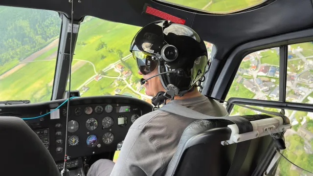 Bild: Helifly Helicopterservice: Hubschrauberflüge für Touristen