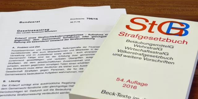 Bild: Bundesrat: NRW-Landesregierung stellt sich hinter Beschäftigte im Öffentlichen Dienst