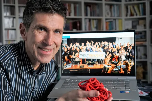 Bild: Zweiter WELTREKORD - 2. Internationalen Zoom-Hack-Slam mit Markus Grass