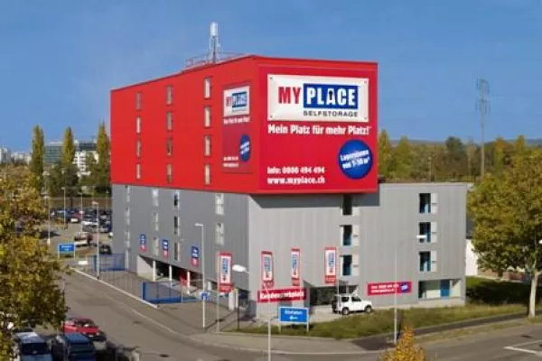 Bild: Zwei Häuser voller Geschichten! „Selfstorage“-Marktführer MyPlace feiert in Zürich 5-jähriges Jubiläum