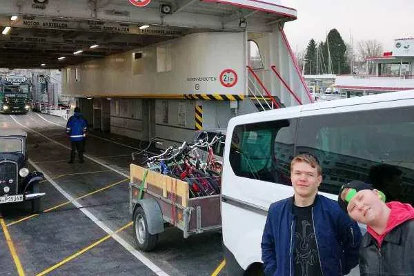 Don-Bosco-Schüler engagieren sich für die Aktion „Velo für Afrika“ Bild: Don-Bosco-Schüler engagieren sich für die Aktion „Velo für Afrika“