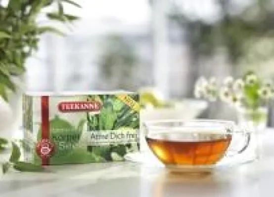 Bild: Teekanne "Atme Dich frei": Wohltuend für Hals und Brust