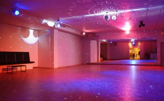 Tanzen und Lifestyle in Hamburg-Ottensen. Neue Tanzschule an der Elbe. Bild: Tanzen und Lifestyle in Hamburg-Ottensen. Neue Tanzschule an der Elbe.