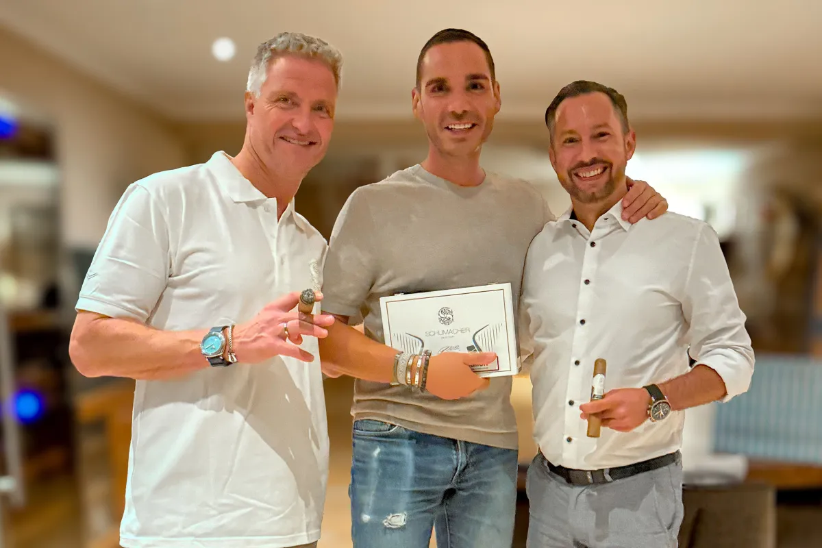 Ralf Schumacher, Étienne Bousquet-Cassagne und Daniel Höldke mit der Schumacher Selection. (© Paul Bugge Cigars)